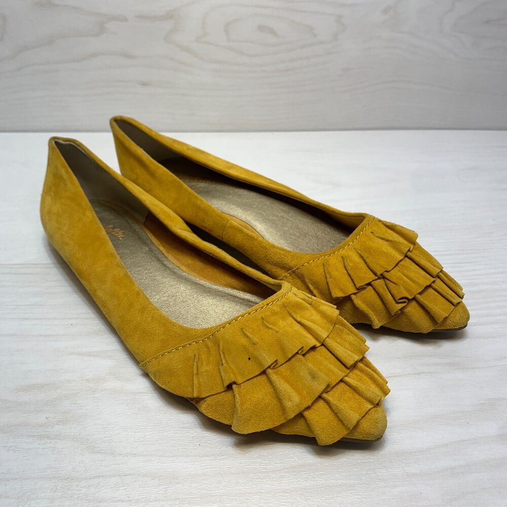 Seychelles Downstage Ballet Flats Women's Size‎ 9.5 Mustard Yellow Ruffled Suede
